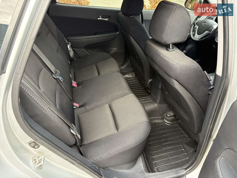 Хэтчбек Hyundai i30 2008 в Киеве