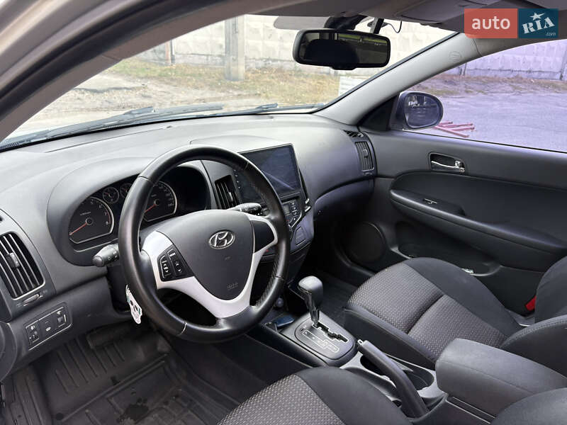 Хэтчбек Hyundai i30 2008 в Киеве
