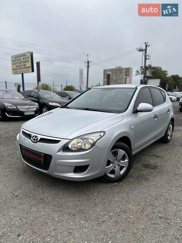 Хэтчбек Hyundai i30 2009 в Белогородке