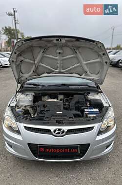 Хэтчбек Hyundai i30 2009 в 