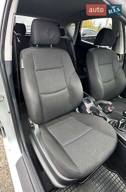 Хэтчбек Hyundai i30 2009 в 