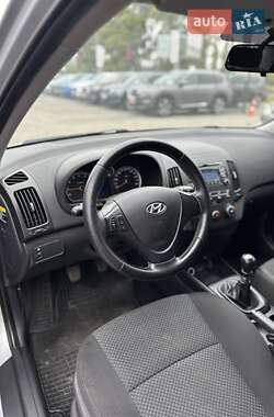 Хэтчбек Hyundai i30 2009 в 