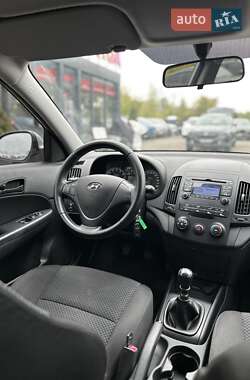 Хэтчбек Hyundai i30 2009 в 