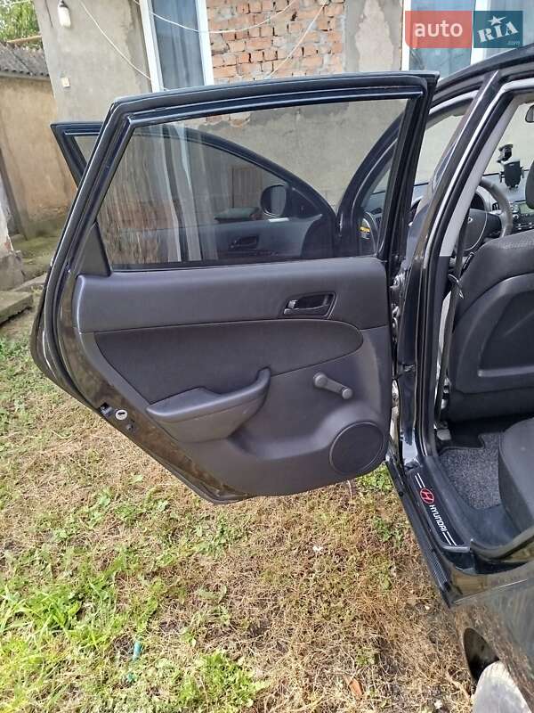 Хэтчбек Hyundai i30 2009 в Кицмани