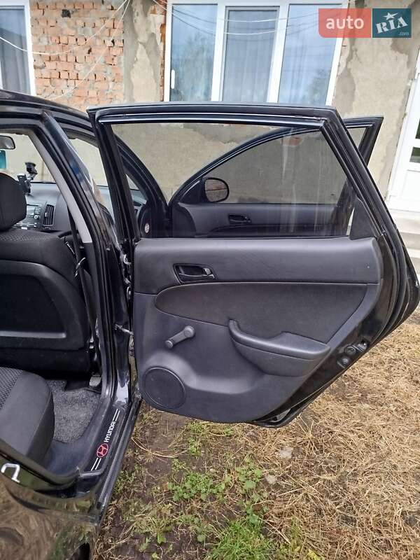 Хэтчбек Hyundai i30 2009 в Кицмани