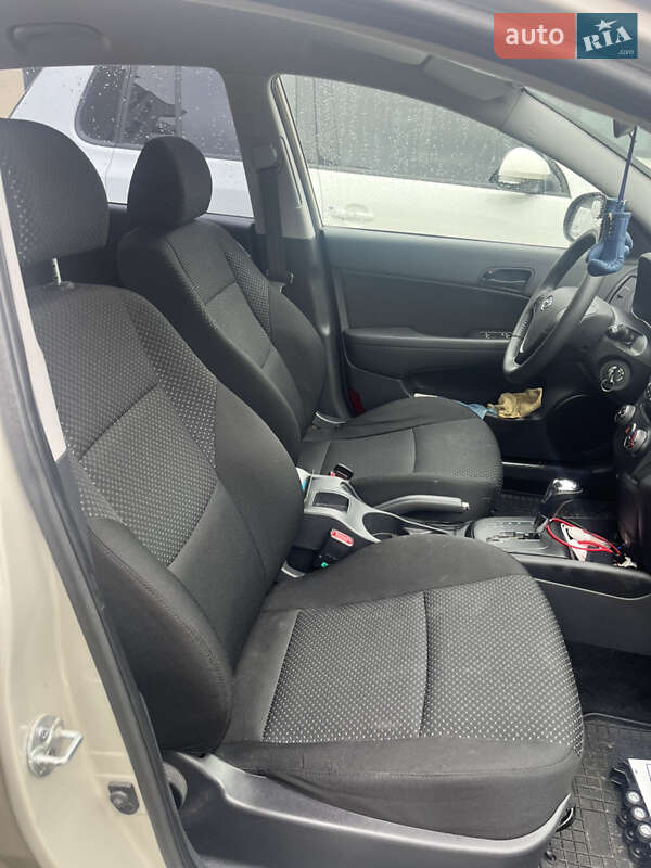 Универсал Hyundai i30 2011 в Львове