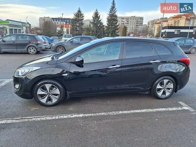 Универсал Hyundai i30 2013 в Стрые