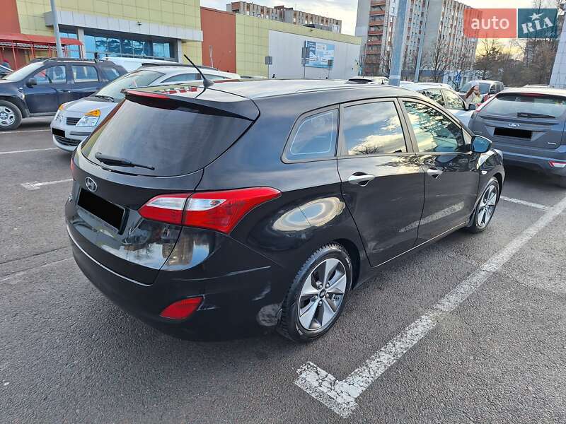 Универсал Hyundai i30 2013 в Стрые