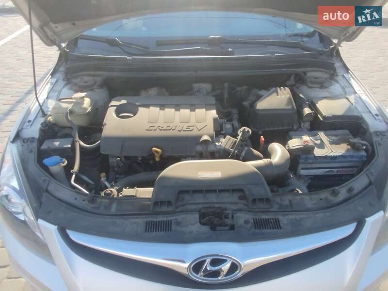 Универсал Hyundai i30 2012 в Днепре