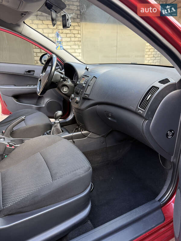 Универсал Hyundai i30 2011 в Кривом Роге