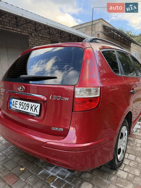 Универсал Hyundai i30 2011 в Кривом Роге