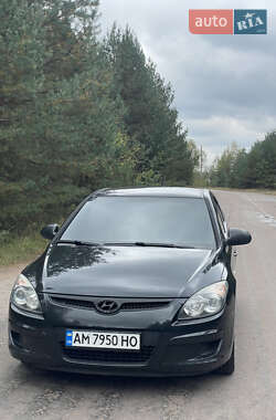 Хэтчбек Hyundai i30 2009 в Житомире
