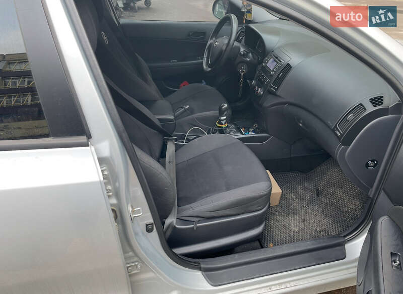 Универсал Hyundai i30 2010 в Киеве фото 6 Универсал Hyundai i30 2010 в Киеве