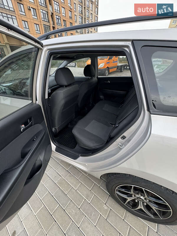 Хэтчбек Hyundai i30 2008 в Киеве