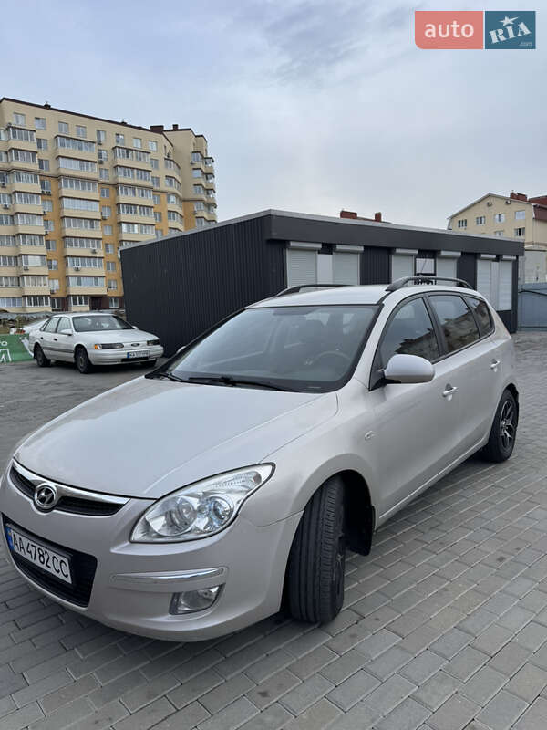 Хэтчбек Hyundai i30 2008 в Киеве