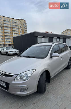 Хетчбек Hyundai i30 2008 в 