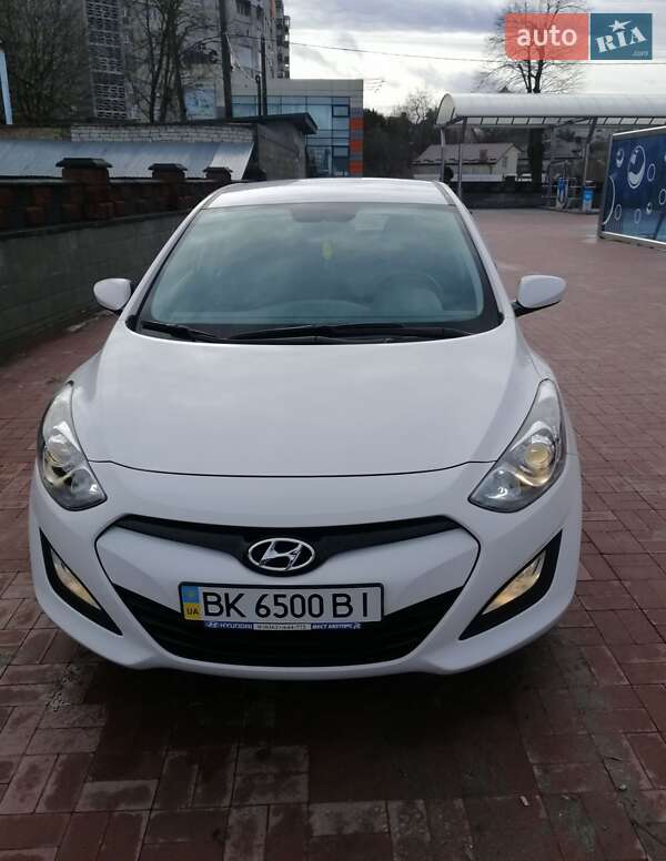 Хэтчбек Hyundai i30 2013 в Ровно