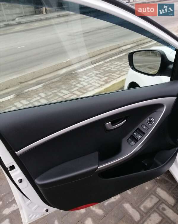 Хэтчбек Hyundai i30 2013 в Ровно