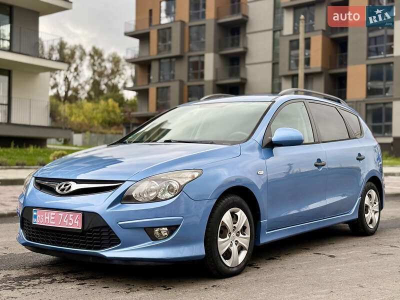 Універсал Hyundai i30 2012 в  фото Універсал Hyundai i30 2012 в