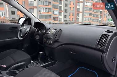 Універсал Hyundai i30 2012 в  фото 35 Універсал Hyundai i30 2012 в