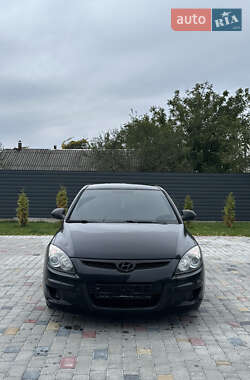 Хэтчбек Hyundai i30 2009 в 