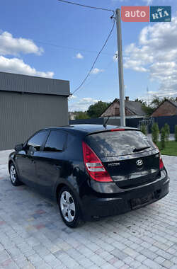 Хэтчбек Hyundai i30 2009 в 
