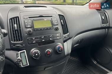 Хэтчбек Hyundai i30 2009 в 