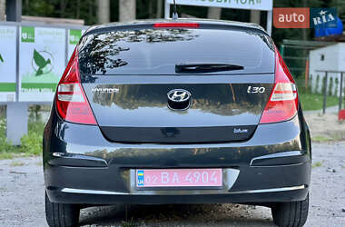 Хэтчбек Hyundai i30 2009 в 