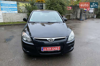 Хэтчбек Hyundai i30 2009 в 