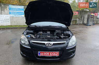 Хэтчбек Hyundai i30 2009 в 