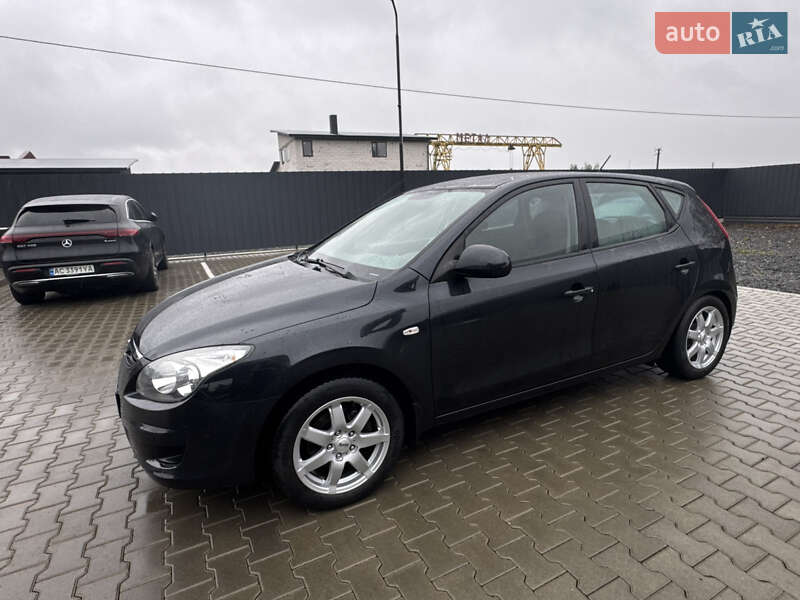 Хэтчбек Hyundai i30 2009 в Луцке