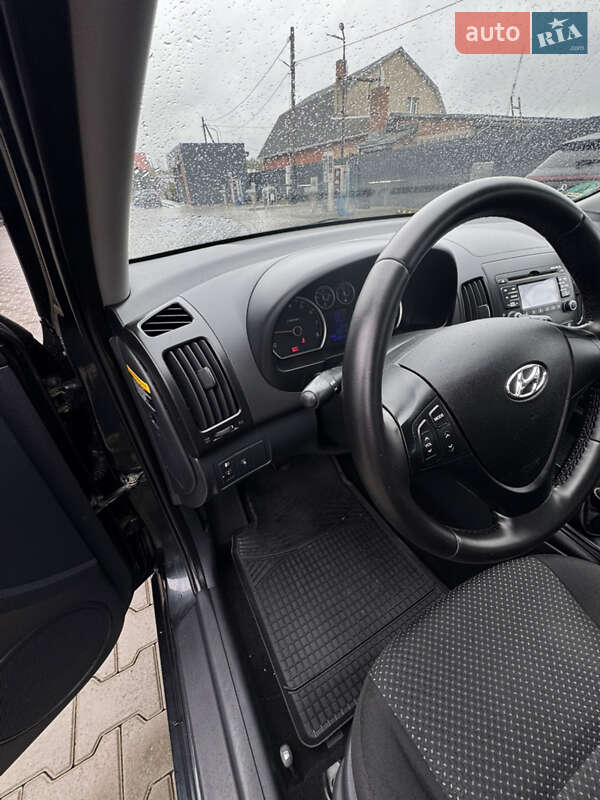 Хэтчбек Hyundai i30 2009 в Луцке