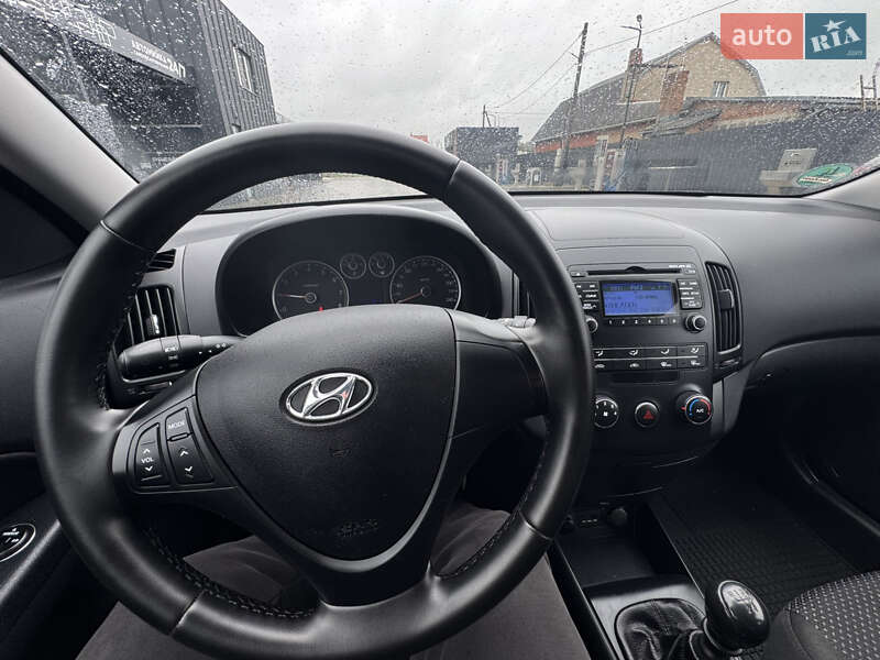 Хэтчбек Hyundai i30 2009 в Луцке