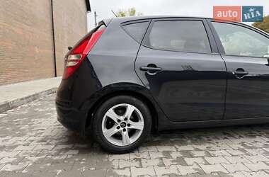 Хэтчбек Hyundai i30 2009 в 