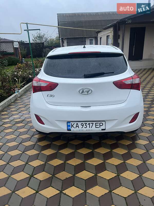 Хетчбек Hyundai i30 2013 в Полонному