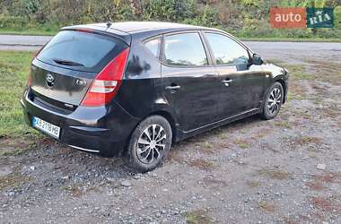 Хэтчбек Hyundai i30 2011 в 