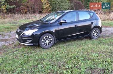 Хэтчбек Hyundai i30 2011 в 