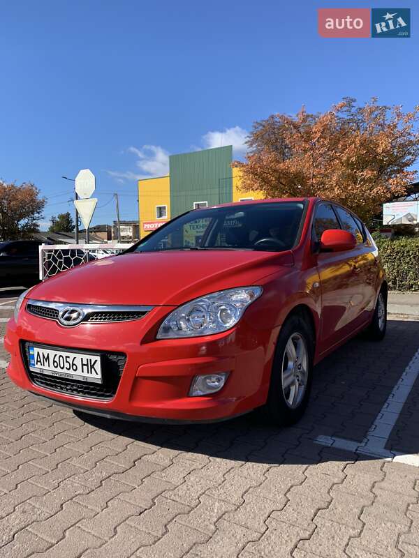 Хэтчбек Hyundai i30 2008 в Житомире