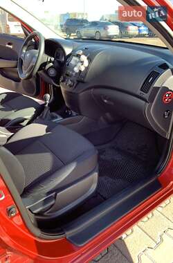 Хэтчбек Hyundai i30 2008 в 