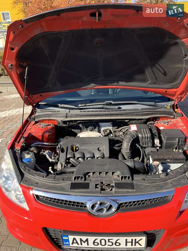 Хэтчбек Hyundai i30 2008 в Житомире
