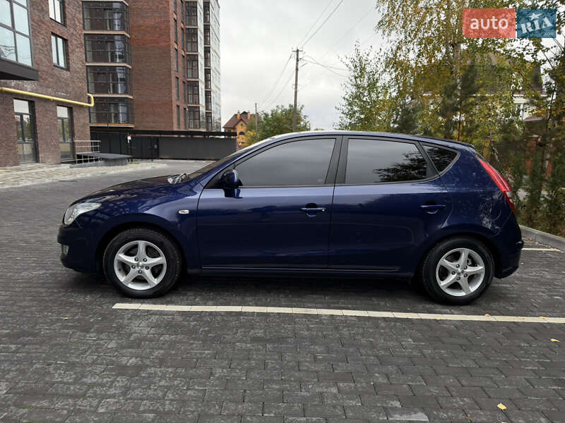 Хэтчбек Hyundai i30 2008 в Полтаве