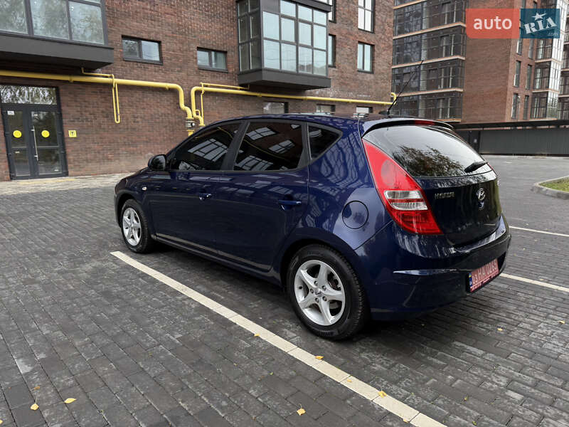 Хэтчбек Hyundai i30 2008 в Полтаве