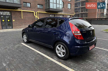 Хэтчбек Hyundai i30 2008 в 