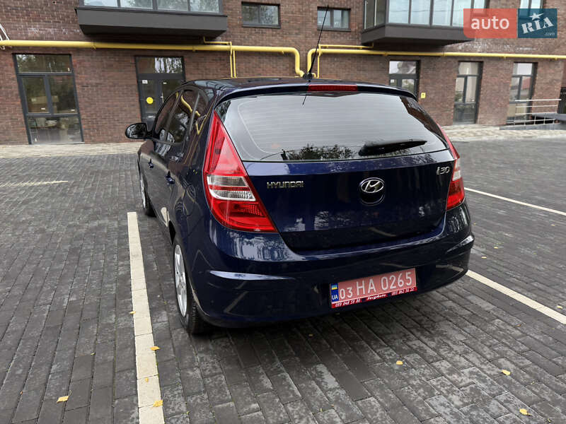 Хэтчбек Hyundai i30 2008 в Полтаве