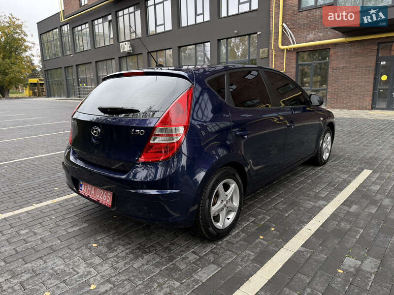 Хэтчбек Hyundai i30 2008 в Полтаве
