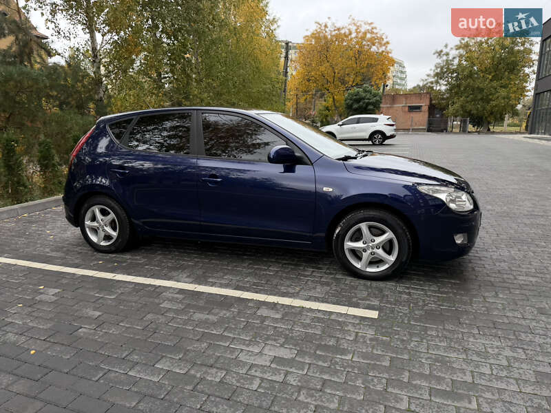 Хэтчбек Hyundai i30 2008 в Полтаве