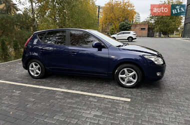 Хэтчбек Hyundai i30 2008 в 