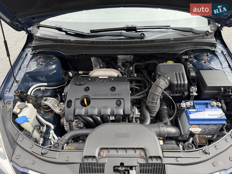 Хэтчбек Hyundai i30 2008 в Полтаве