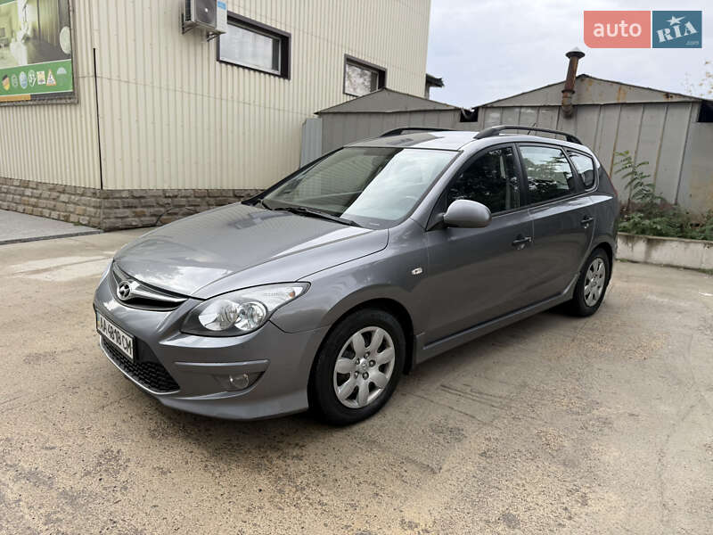 Универсал Hyundai i30 2011 в 