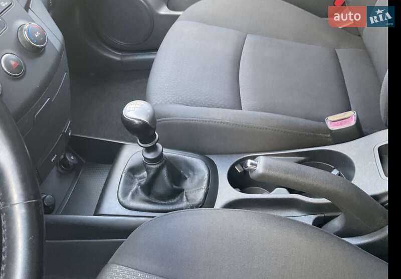 Хэтчбек Hyundai i30 2008 в Киеве
